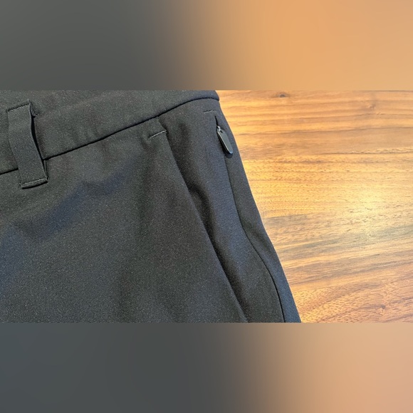 Lululemon Commission shorts black 32 length 9” - Picture 3 of 6